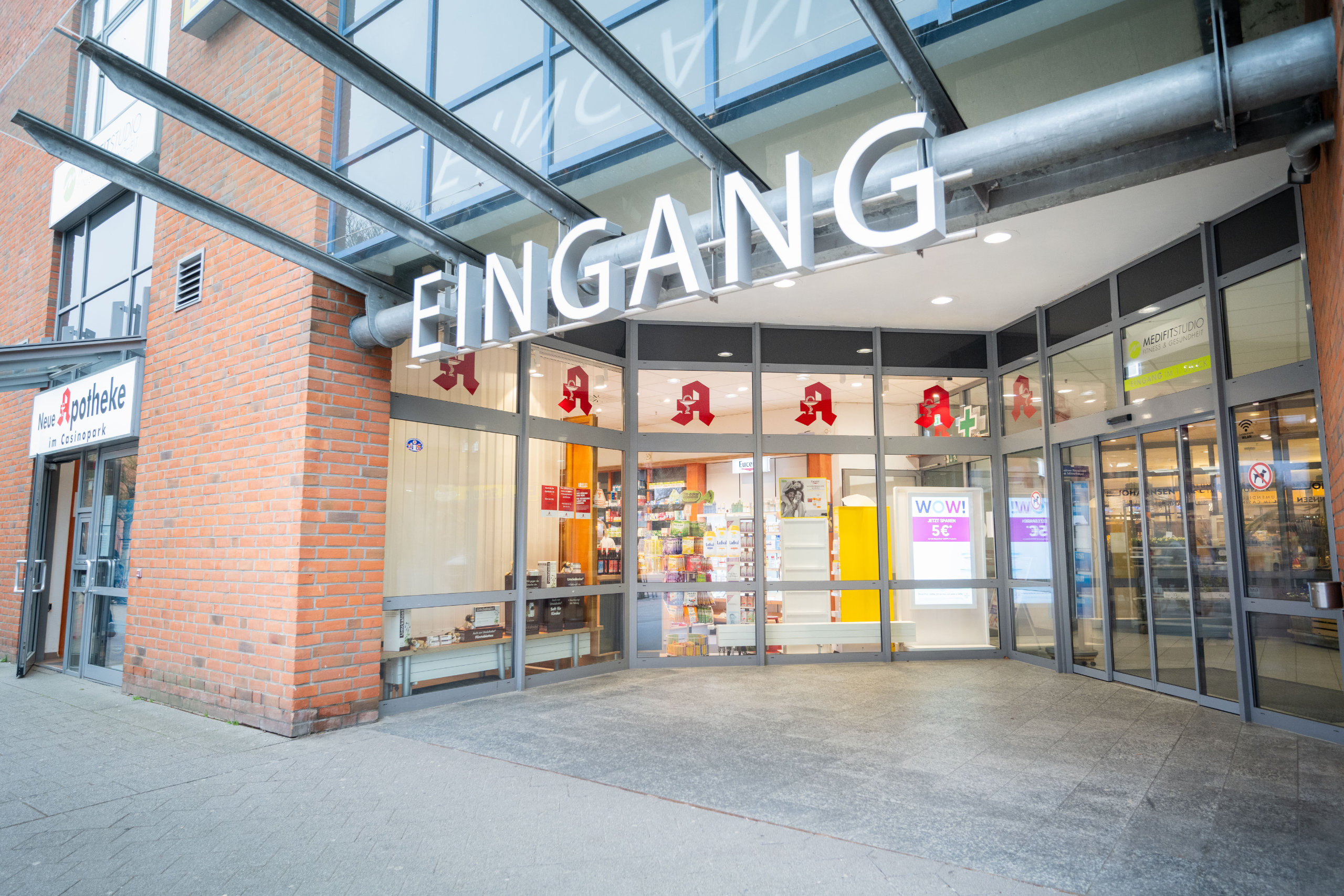 Neue-Apotheke Außenbereich